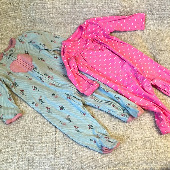 Carter’s just one you Infant Girls 6 month PJ bundle of 2 - Picture 1 of 12